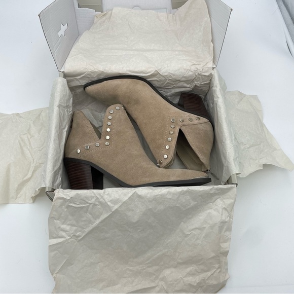 MARC FISHER Dayne Studded Booties Dark Natural Suede Size 8.5 M - Picture 3 of 17